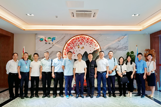 安顺市文化考察团莅临bwin必赢参观调研 