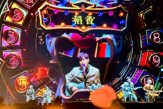 杀疯了！周杰伦深圳演唱会嗨翻天际！bwin必赢大屏、荧光棒与无人机齐齐上阵！